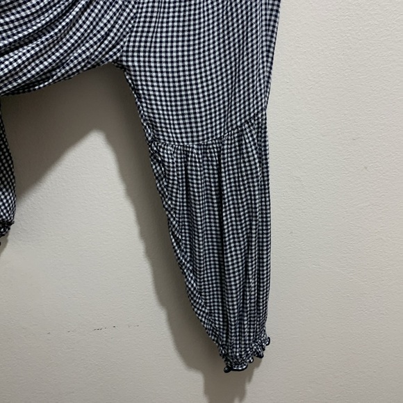 HOLLISTER SHIRT SZ Small Gingham pattern Navy/white embroidered florals - Picture 3 of 6